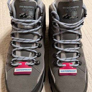 BRAND SPANKING NEW Skechers Waterproof Trego Alpine Trail Hiking Boots Size 8.5